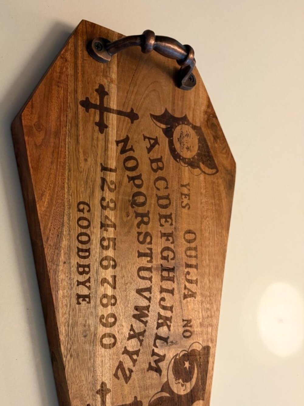AUTHENTIQUE SPOOKY NIGHT HALLOWEEN WOOD OUIJA COFFIN-SHAPED SERVING TRAY 16" New - Picture 2 of 2